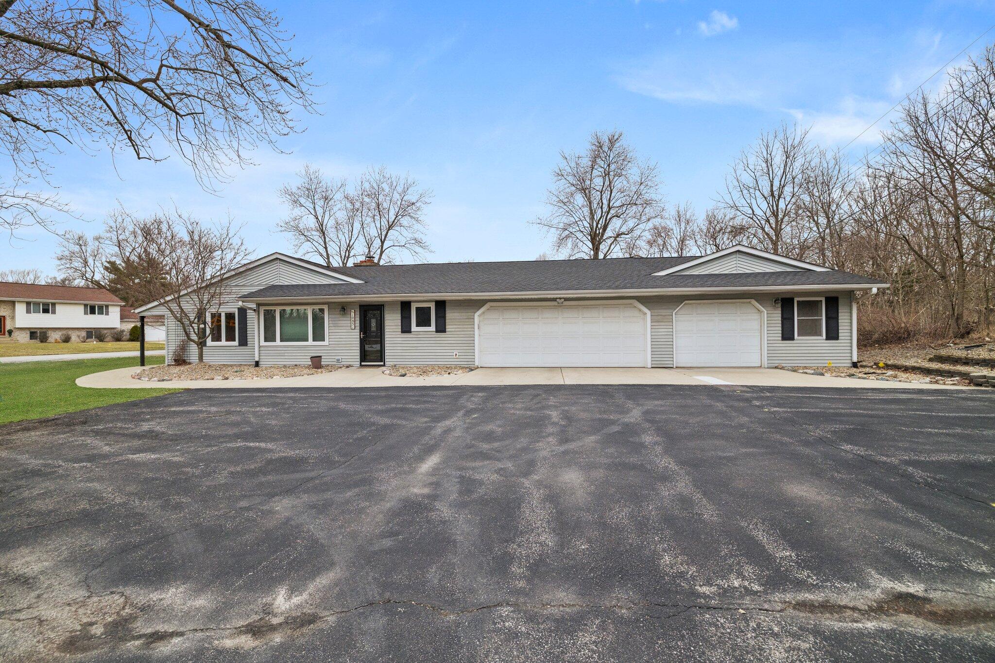 10831 Hendricks Place Crown Point, IN 46307 - Photo 35 of 37 2048x1365