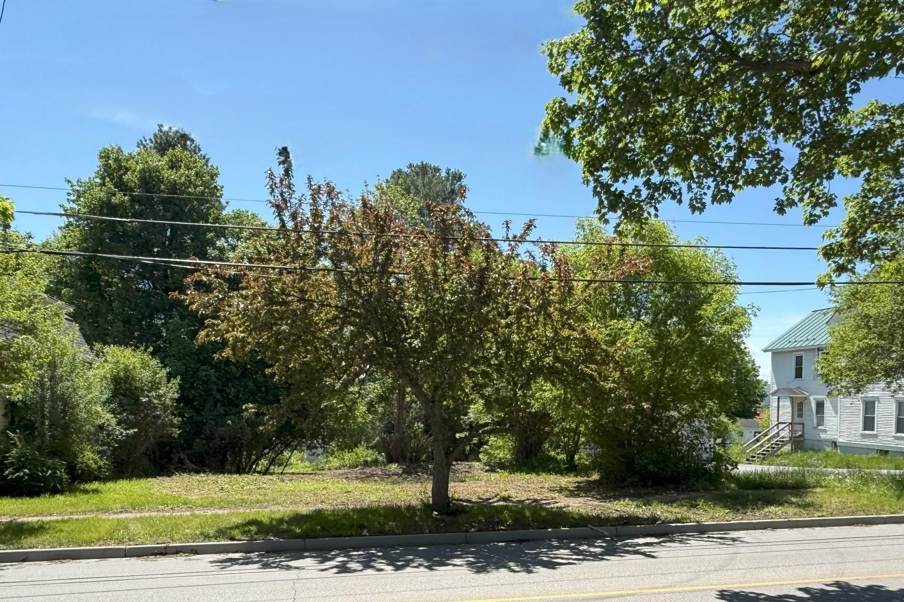 8 Jackson Avenue Rutland, VT 05701 - Photo 4 of 13