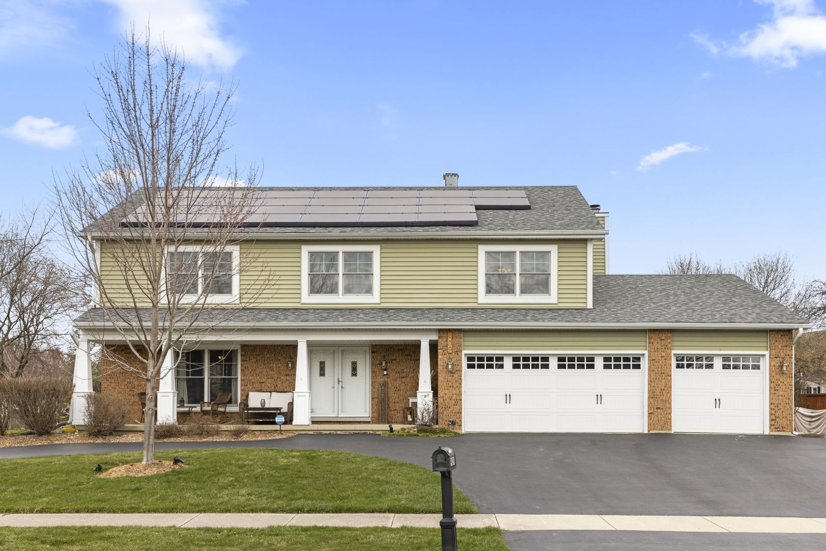 909 Hidden Lake Road Naperville, IL 60565 - Photo 1 of 55 Gallery Image 1