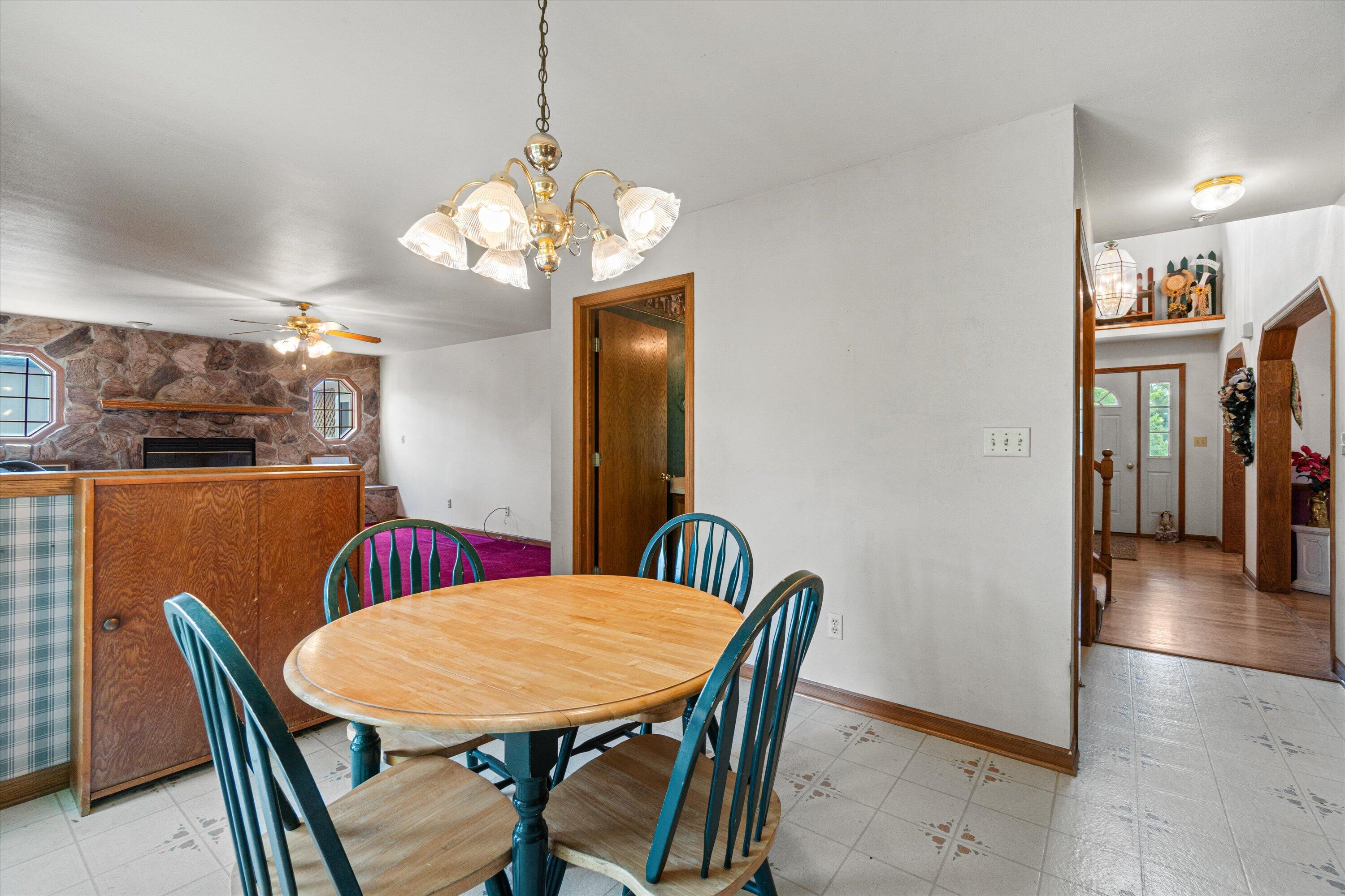 22302 Church Road Dover, WI 53139 - Photo 18 of 80 Dining Area