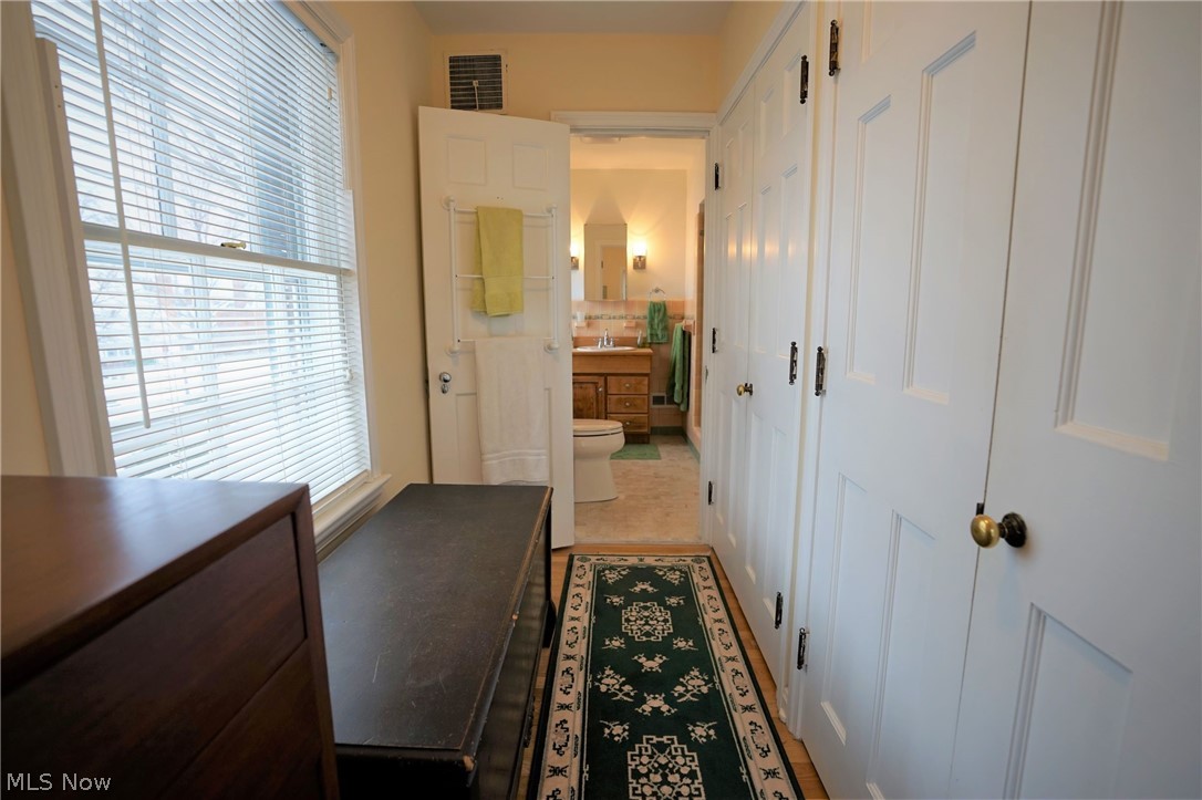 15915 Chadbourne Road Cleveland, OH 44120 - Photo 21 of 35