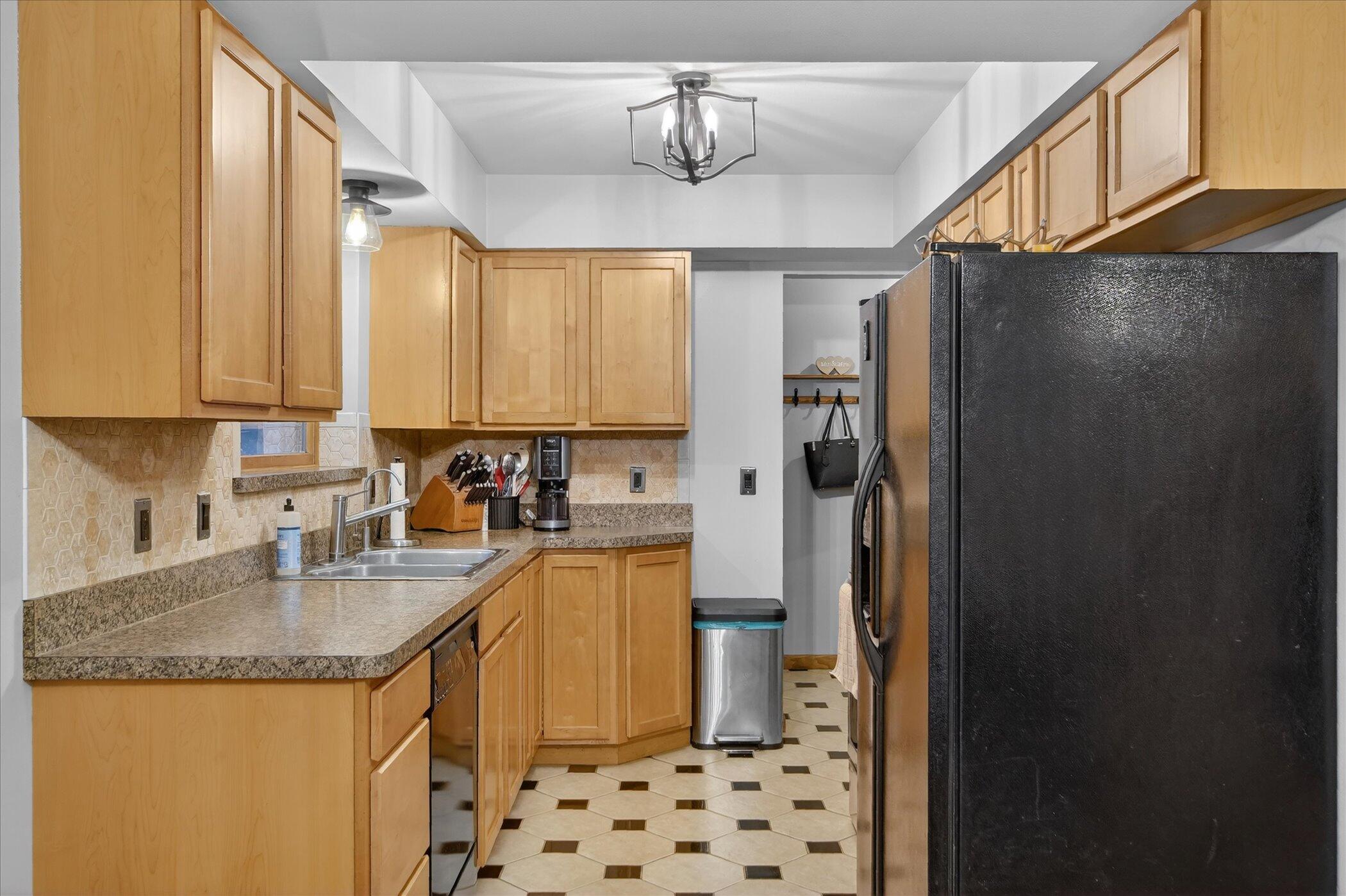 9765 McClements Road Brighton, MI 48114 - Photo 11 of 29 15-9765 McClements Rd Brighton, MI 4811