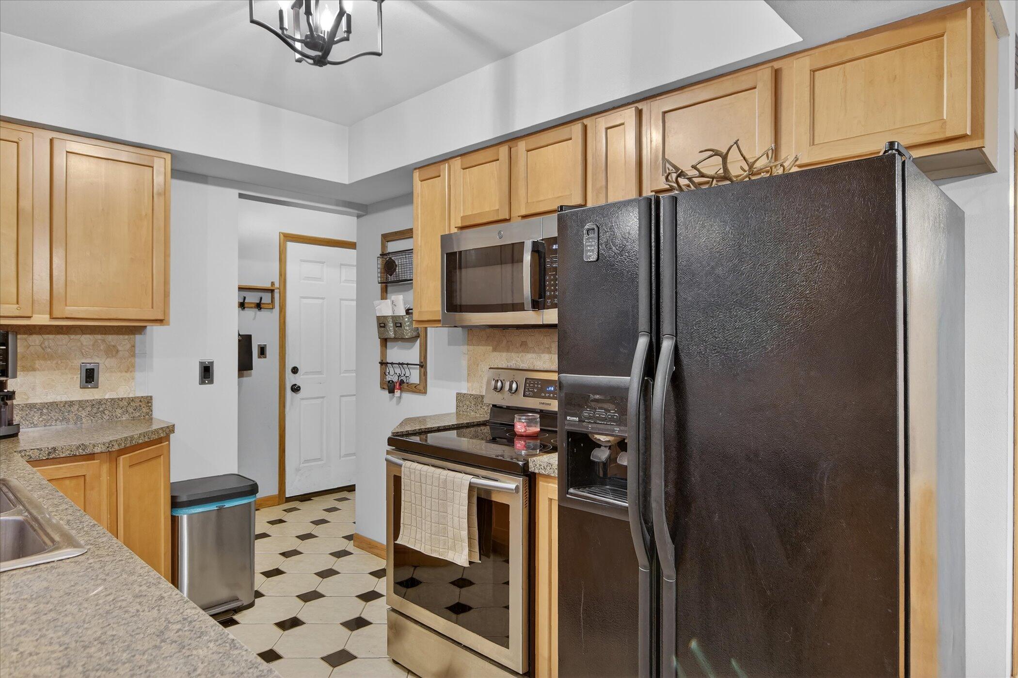 9765 McClements Road Brighton, MI 48114 - Photo 12 of 29 16-9765 McClements Rd Brighton, MI 4811