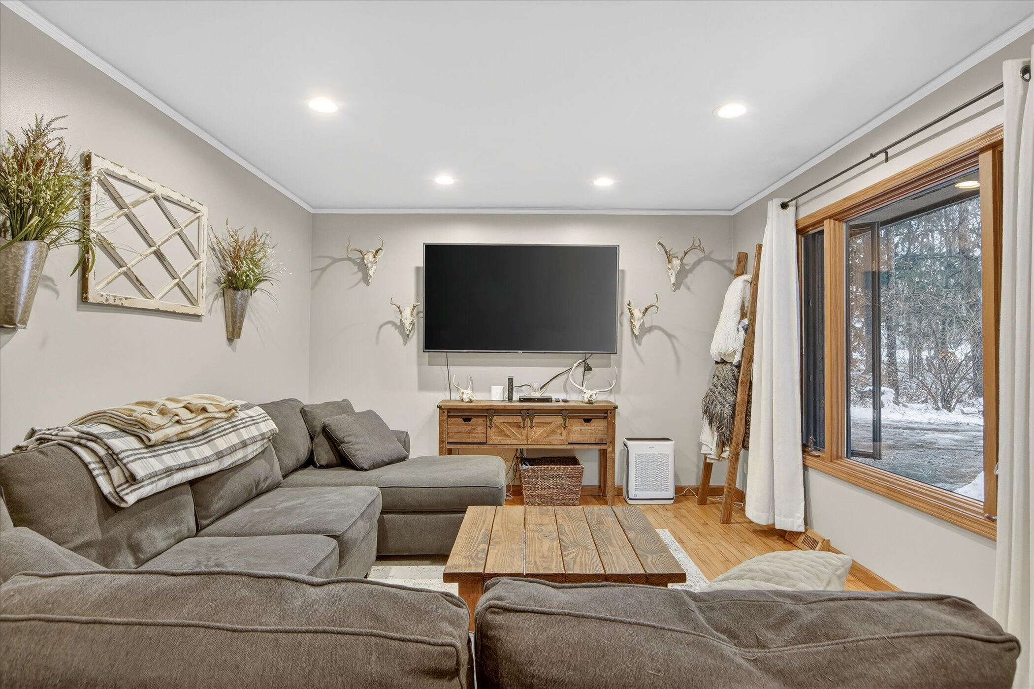 9765 McClements Road Brighton, MI 48114 - Photo 5 of 29 08-9765 McClements Rd Brighton, MI 4811