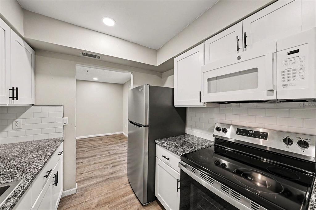 9208 North Connechusett Road, Unit D Tampa, FL 33617 - Photo 9 of 28