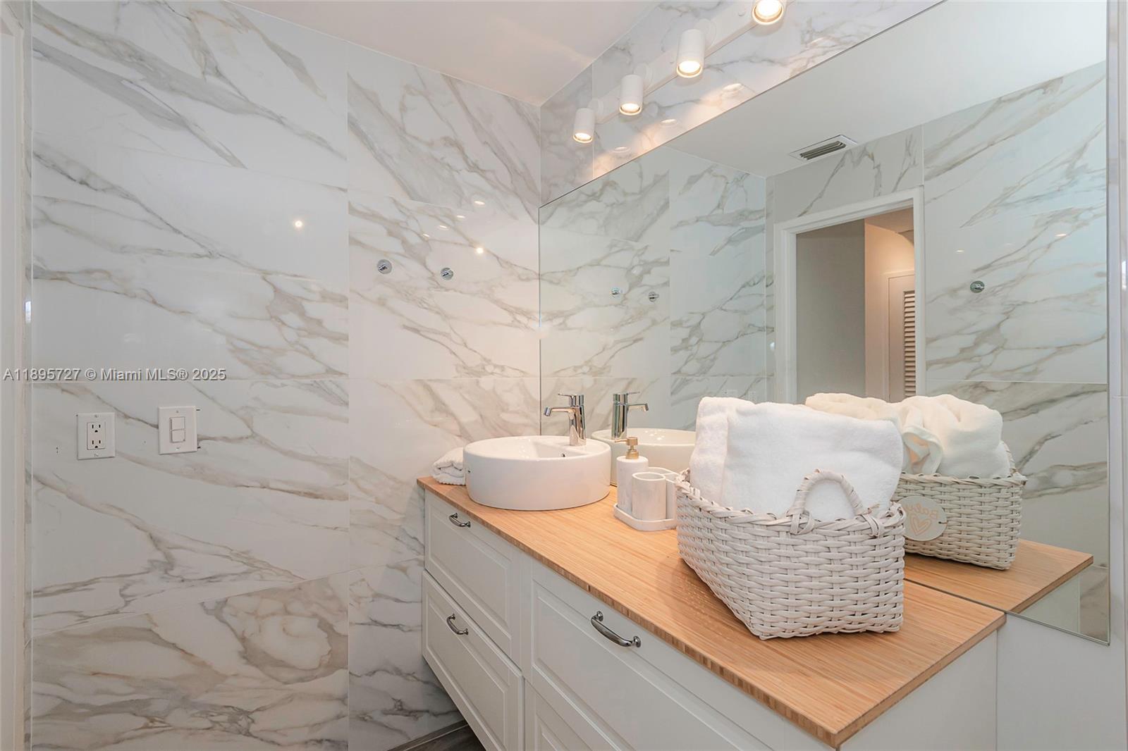 3 Island Avenue, Unit 9E Miami Beach, FL 33139 - Photo 21 of 24