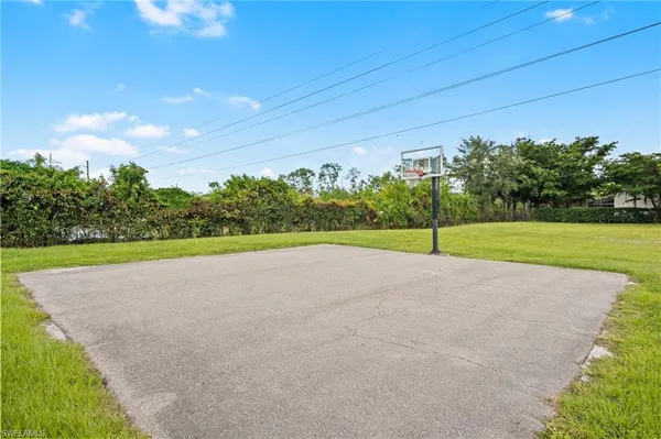 $2,780 | 1084 Hampton Circle, Unit 49, Naples, FL 34105