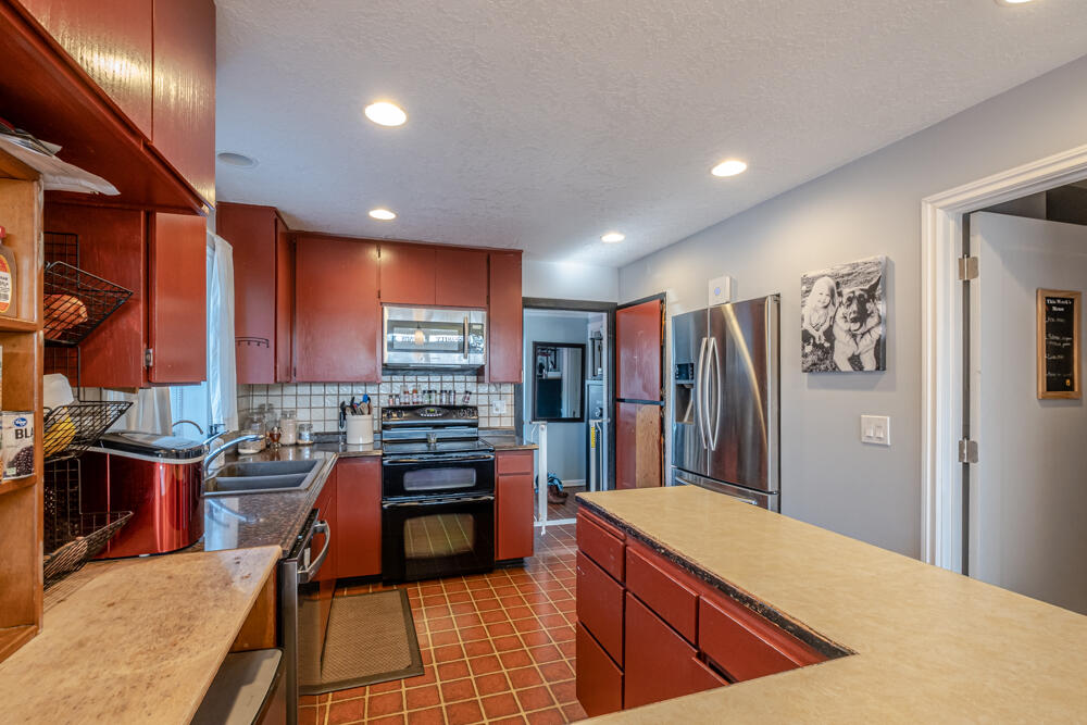 1005 4th Street Tillamook, OR 97141 - Photo 9 of 35 1005 4th St-11