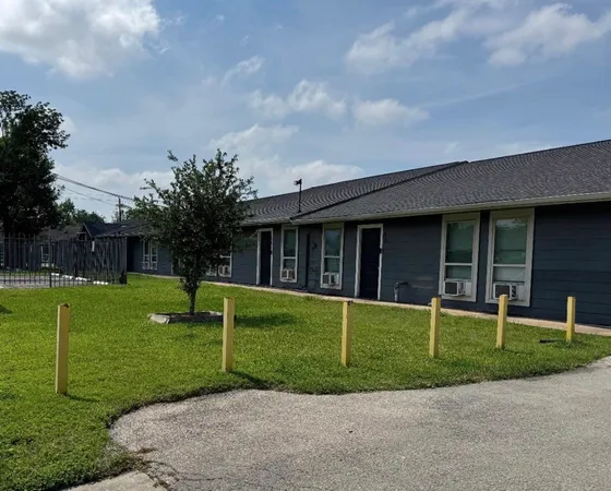 $875 | 3802 Dabney Street, Unit 21, Houston, TX 77026