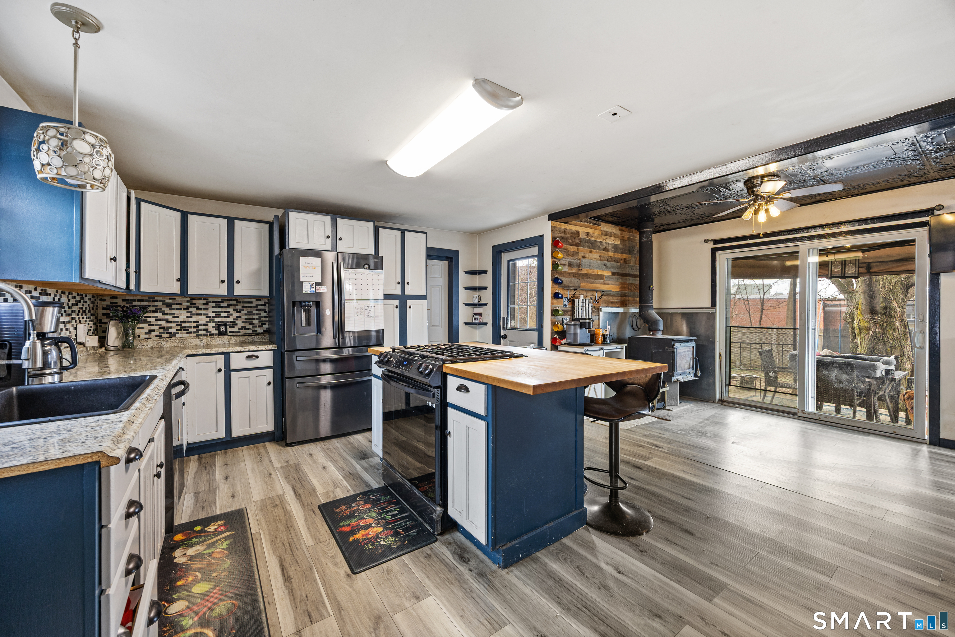 46 Prospect Street Torrington, CT 06790 - Photo 8 of 23