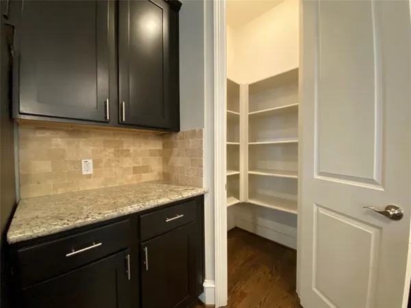 $2,995 | 5226 Kiam Street, Unit 1010, Houston, TX 77007