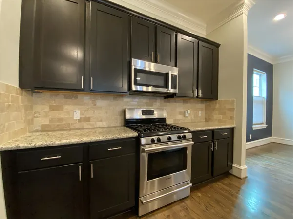 $2,995 | 5226 Kiam Street, Unit 1010, Houston, TX 77007