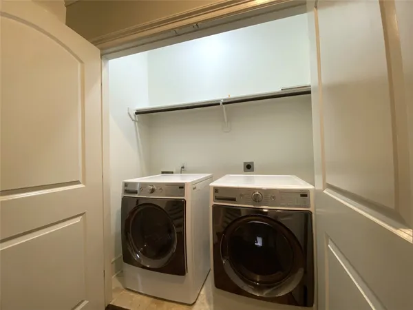 $2,995 | 5226 Kiam Street, Unit 1010, Houston, TX 77007