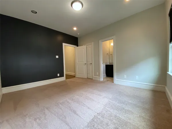 $2,995 | 5226 Kiam Street, Unit 1010, Houston, TX 77007