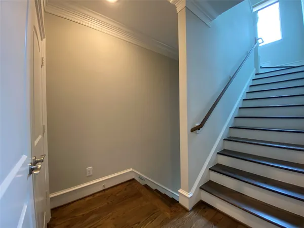 $2,995 | 5226 Kiam Street, Unit 1010, Houston, TX 77007