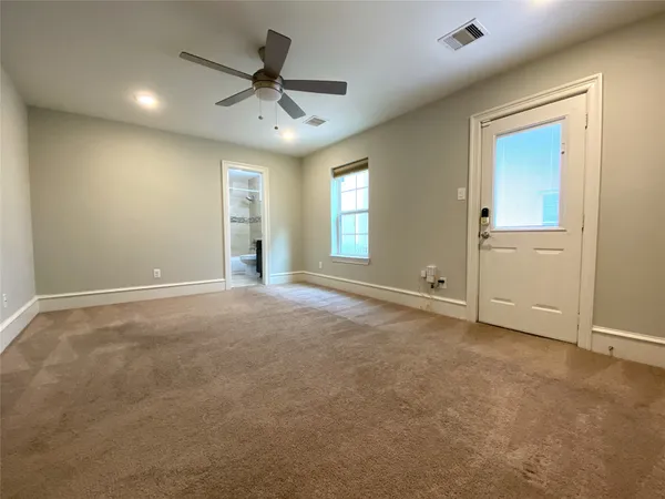 $2,995 | 5226 Kiam Street, Unit 1010, Houston, TX 77007