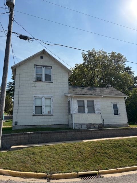 308 North Brooklyn Avenue Elroy, WI 53929 - Photo 1 of 10