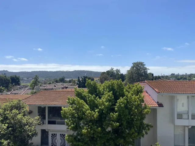 $3,695 | 2333 Caringa Way, Unit 31, Carlsbad, CA 92009