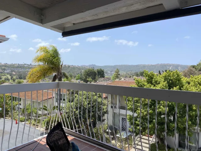 $3,695 | 2333 Caringa Way, Unit 31, Carlsbad, CA 92009