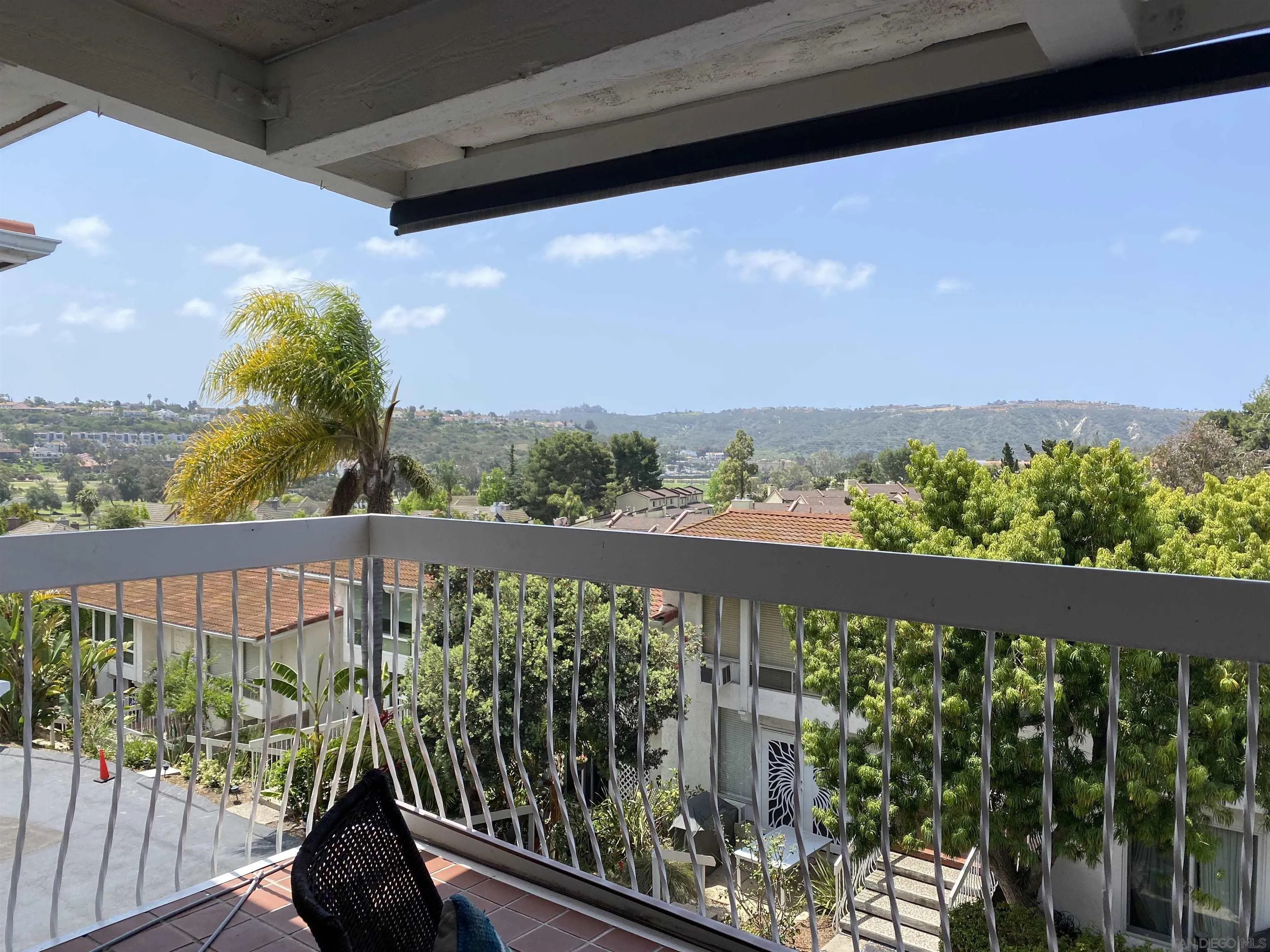 2333 Caringa Way, Unit 31 Carlsbad, CA 92009 - Photo 2 of 20