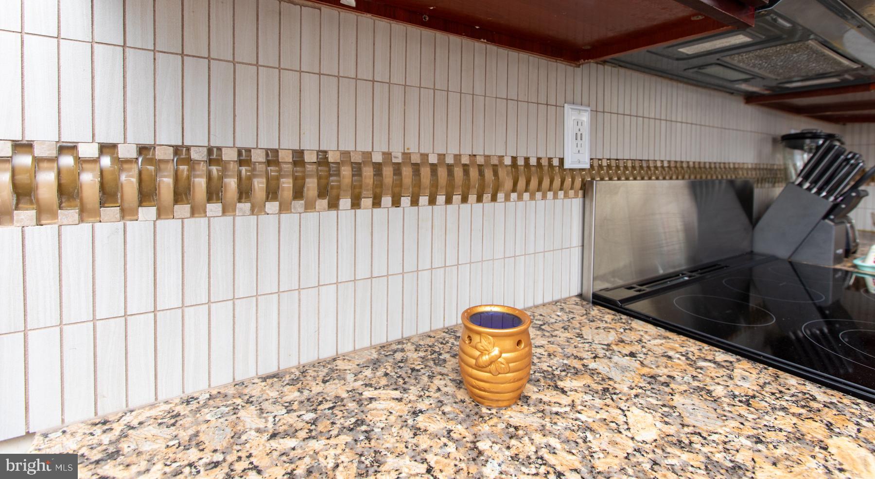 33 Pumpkin Hill Road Levittown, PA 19056 - Photo 11 of 40