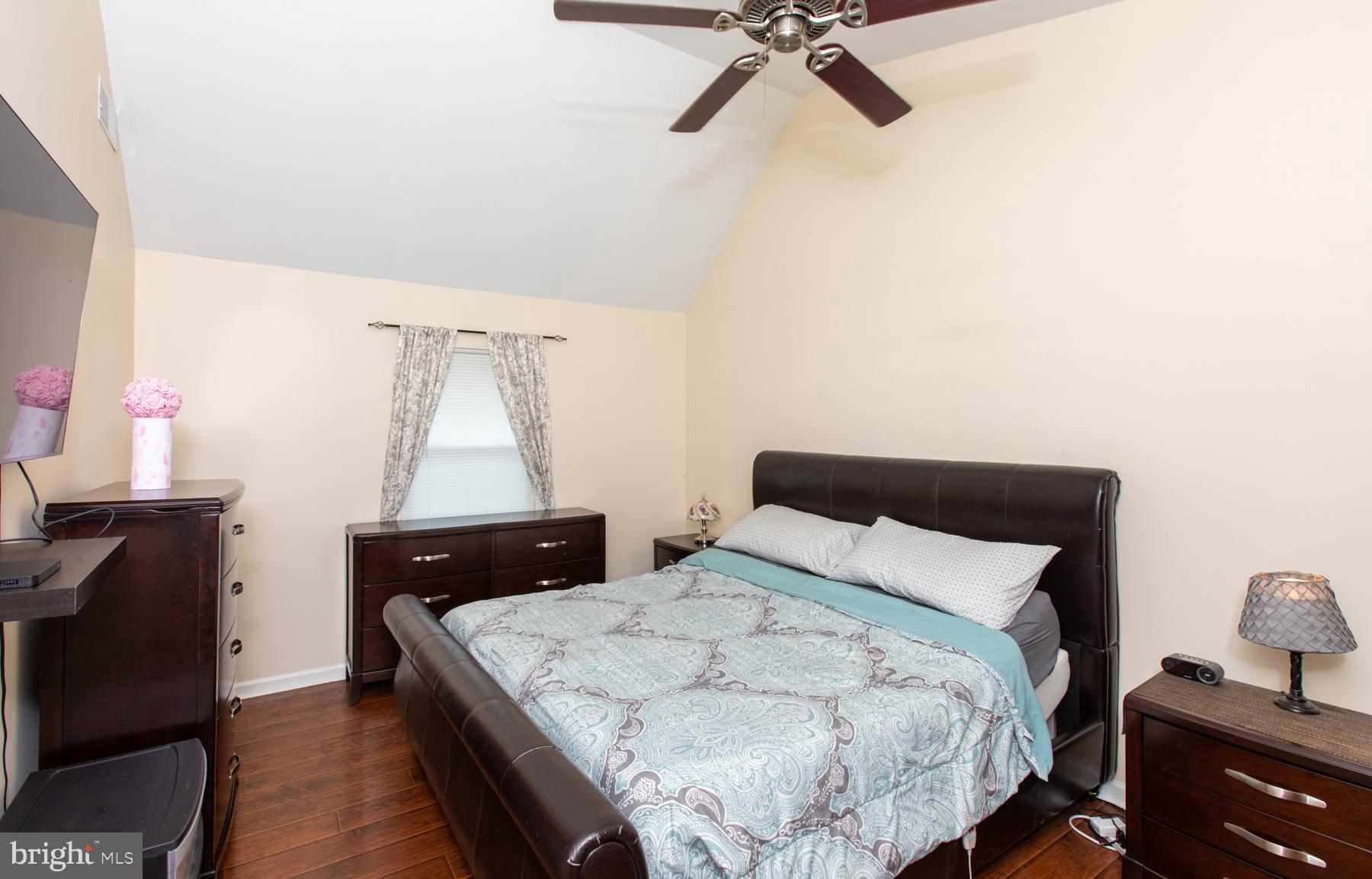 33 Pumpkin Hill Road Levittown, PA 19056 - Photo 16 of 40