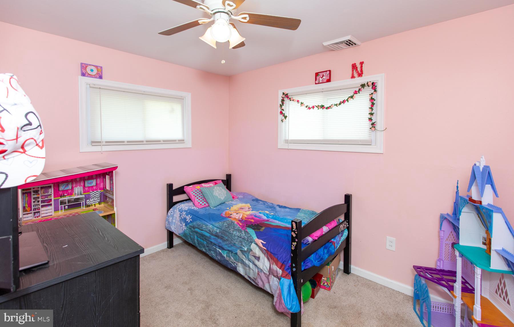 33 Pumpkin Hill Road Levittown, PA 19056 - Photo 22 of 40