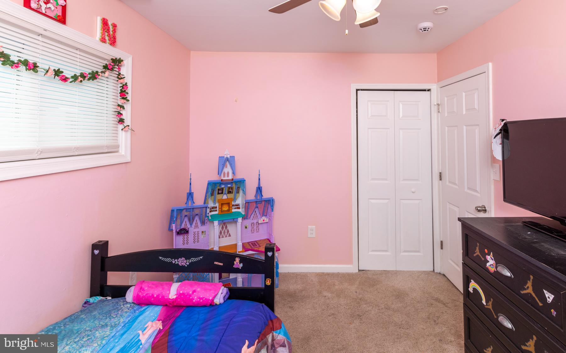 33 Pumpkin Hill Road Levittown, PA 19056 - Photo 23 of 40