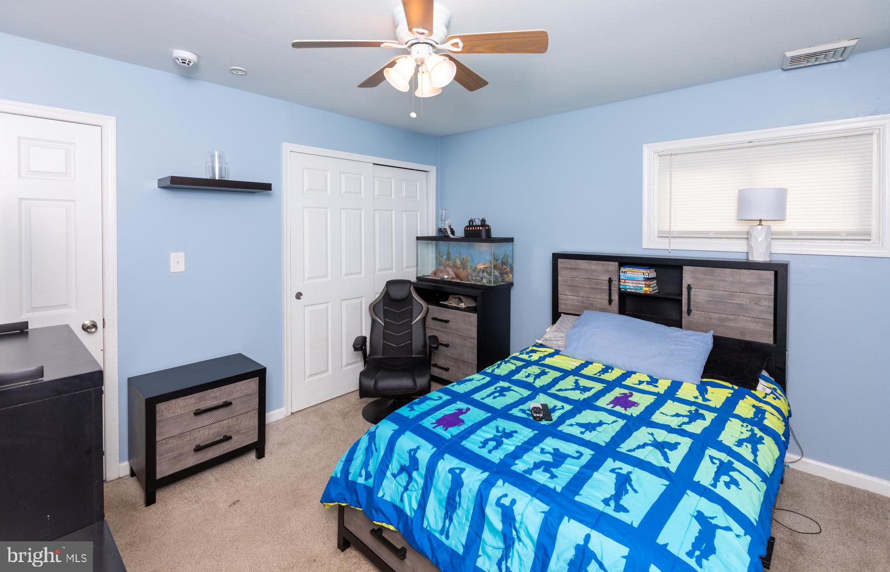 33 Pumpkin Hill Road Levittown, PA 19056 - Photo 24 of 40