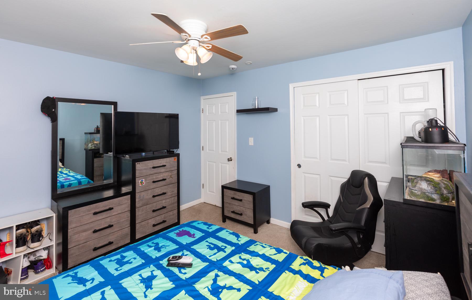 33 Pumpkin Hill Road Levittown, PA 19056 - Photo 25 of 40