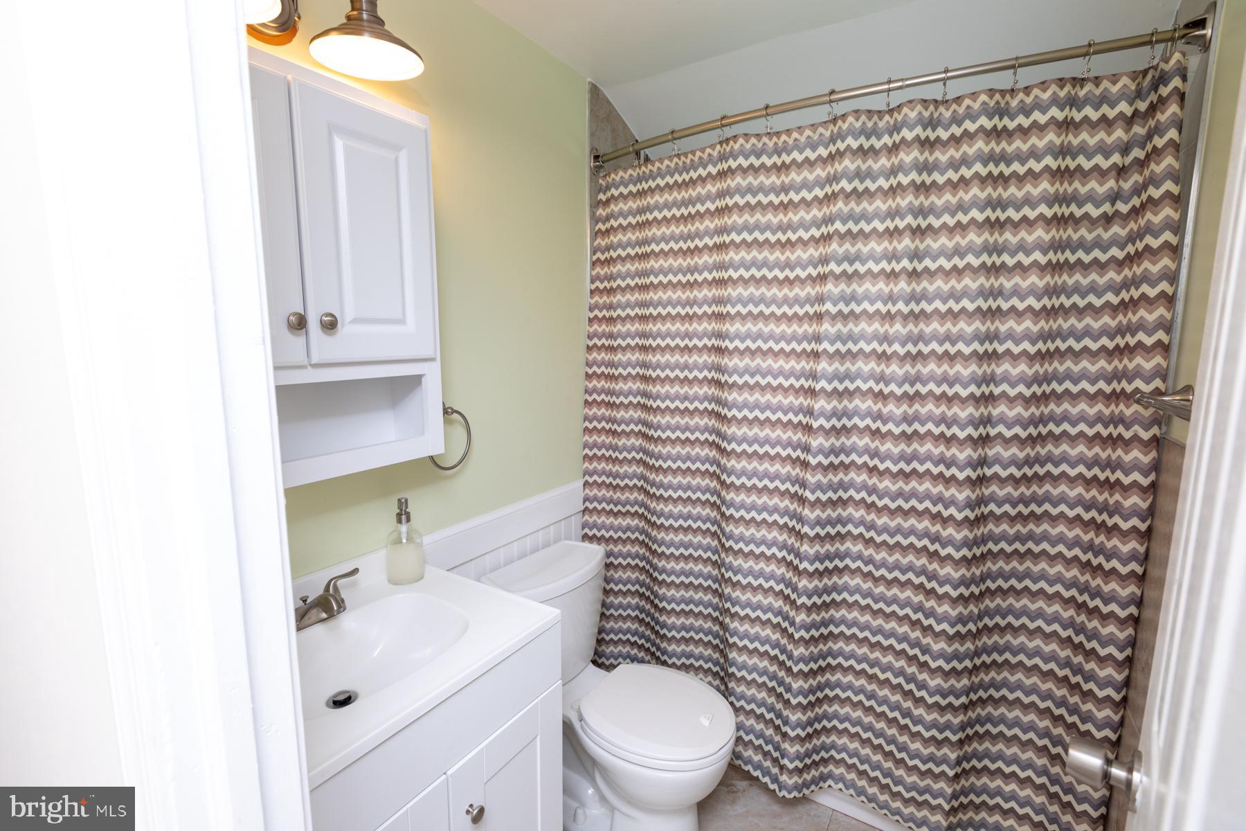 33 Pumpkin Hill Road Levittown, PA 19056 - Photo 27 of 40