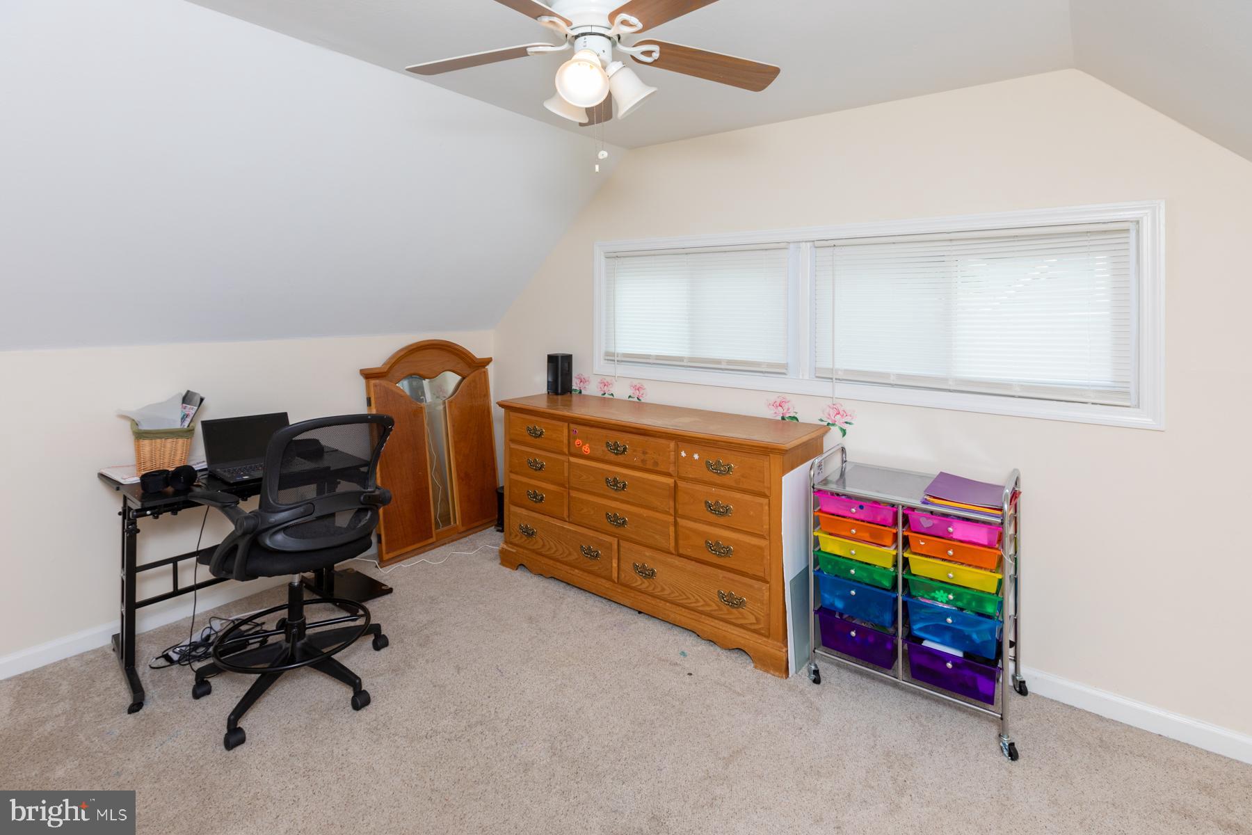 33 Pumpkin Hill Road Levittown, PA 19056 - Photo 34 of 40