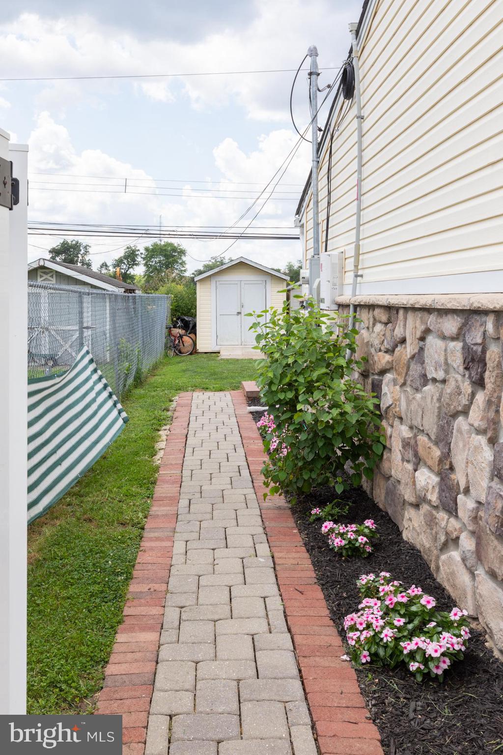 33 Pumpkin Hill Road Levittown, PA 19056 - Photo 37 of 40