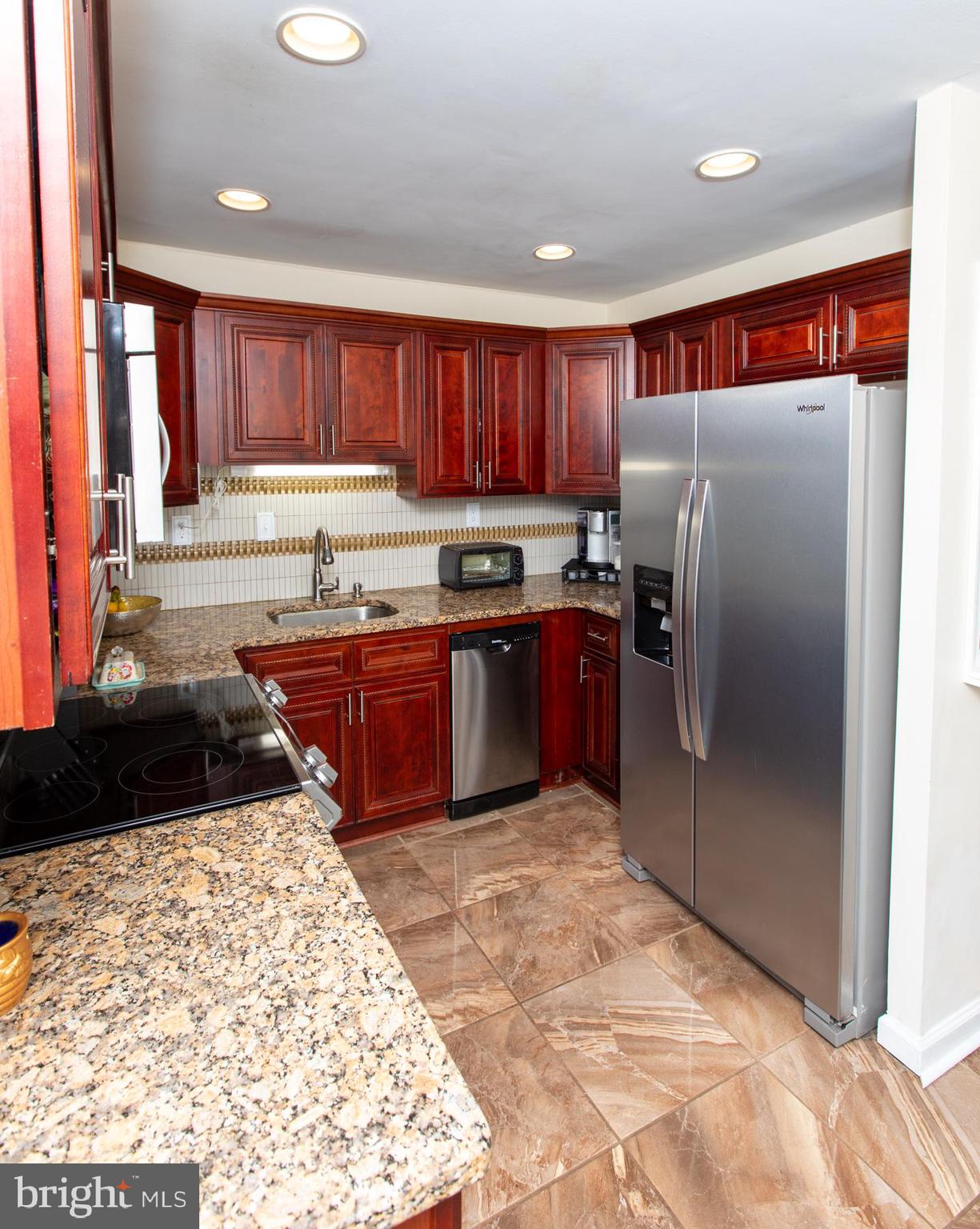 33 Pumpkin Hill Road Levittown, PA 19056 - Photo 9 of 40