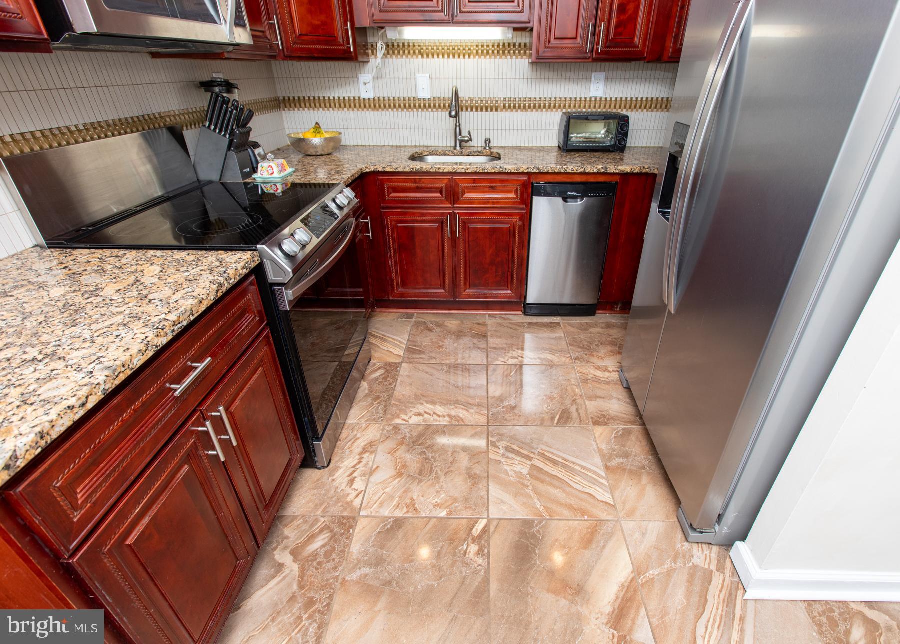 33 Pumpkin Hill Road Levittown, PA 19056 - Photo 10 of 40