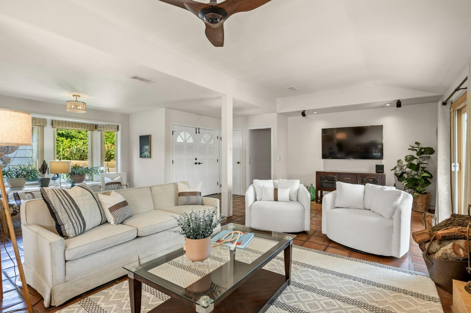 12755 Treeranch Road Ojai, CA 93023 - Photo 11 of 46 Gallery Image 11