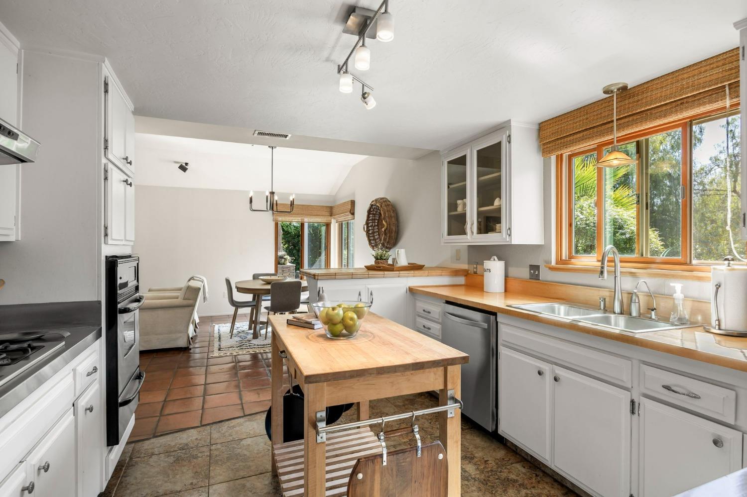 12755 Treeranch Road Ojai, CA 93023 - Photo 16 of 46 Gallery Image 16