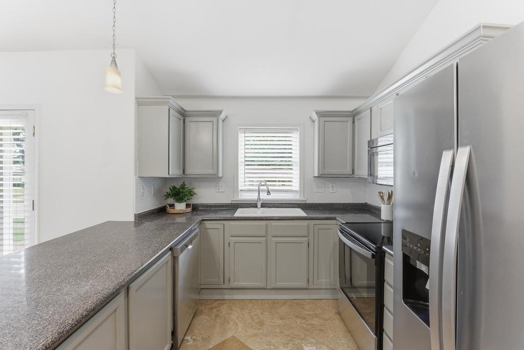 4906 Verne Road Memphis, TN 38117 - Photo 10 of 31