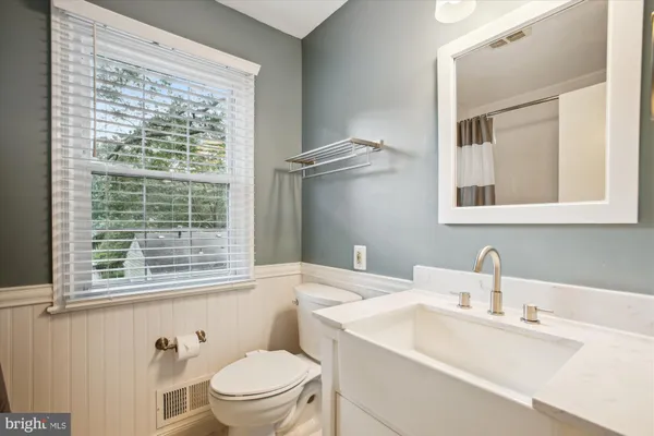 $825,000 | 6808 Stoneybrooke Lane, Alexandria, VA 22306