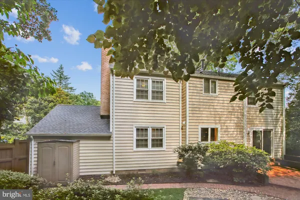 $825,000 | 6808 Stoneybrooke Lane, Alexandria, VA 22306