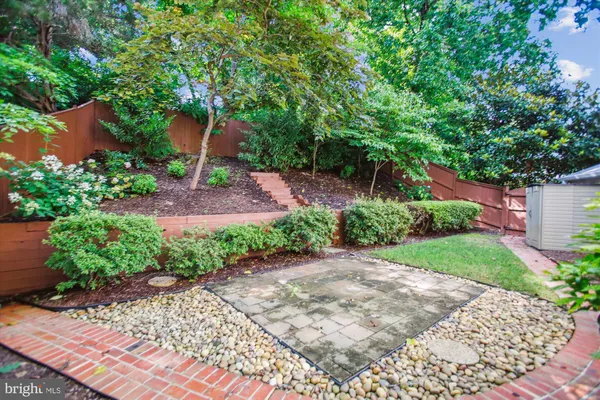 $825,000 | 6808 Stoneybrooke Lane, Alexandria, VA 22306