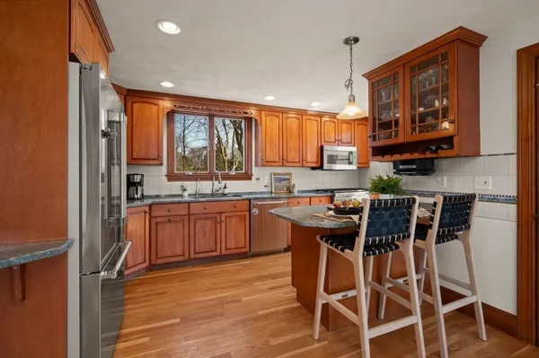 $810,000 | 14 Federal Street, Reading, MA 01867