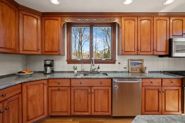 $810,000 | 14 Federal Street, Reading, MA 01867