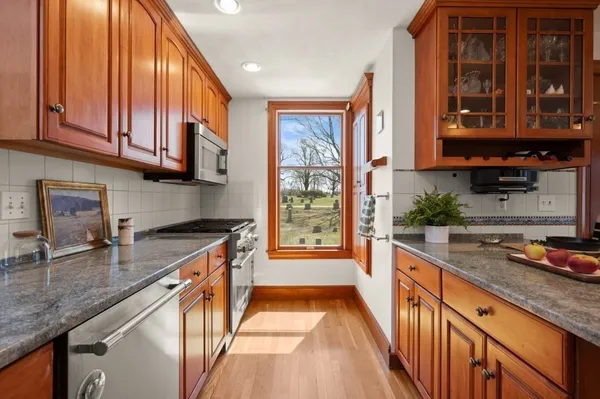 $810,000 | 14 Federal Street, Reading, MA 01867