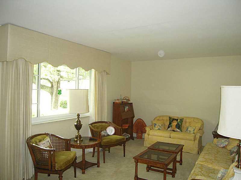 709 Hopkins Road Cumberland, IN 46229 - Photo 4 of 19