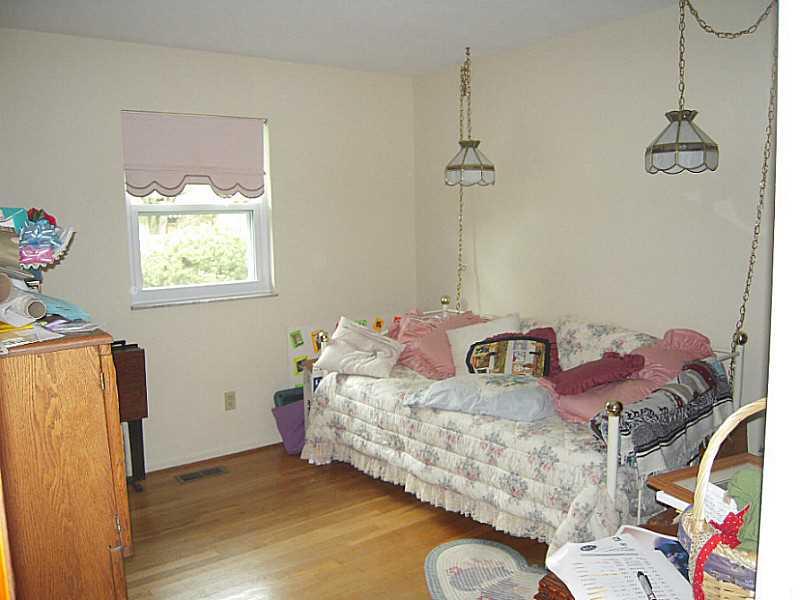 709 Hopkins Road Cumberland, IN 46229 - Photo 10 of 19