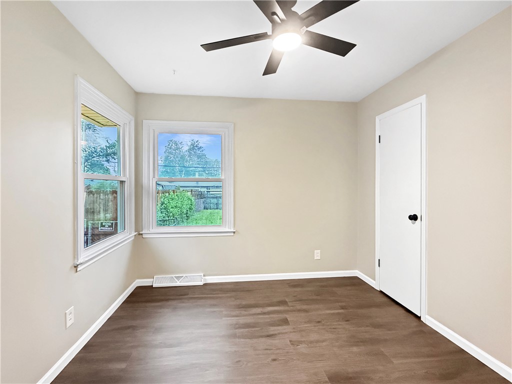 2125 Clearmont Avenue Decatur, IL 62526 - Photo 12 of 22