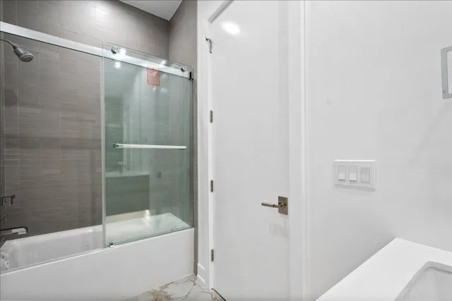 $7,000 | 728 Waukegan Road, Unit 209, Deerfield, IL 60015