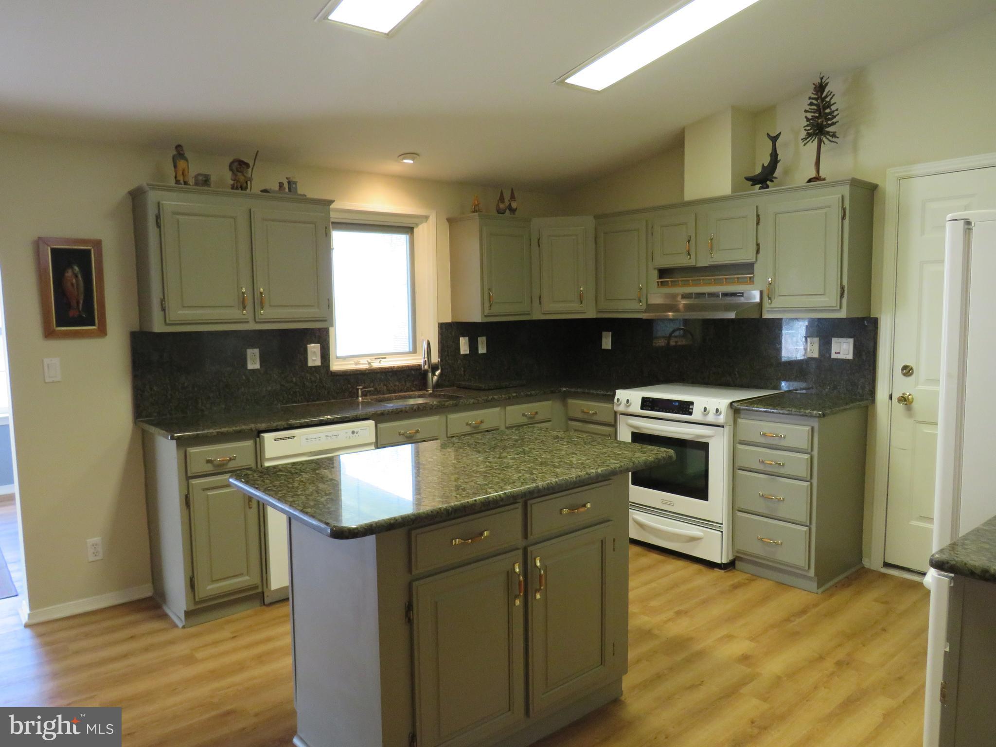 277 Countryside Circle New Hope, PA 18938 - Photo 15 of 41 Kitchen