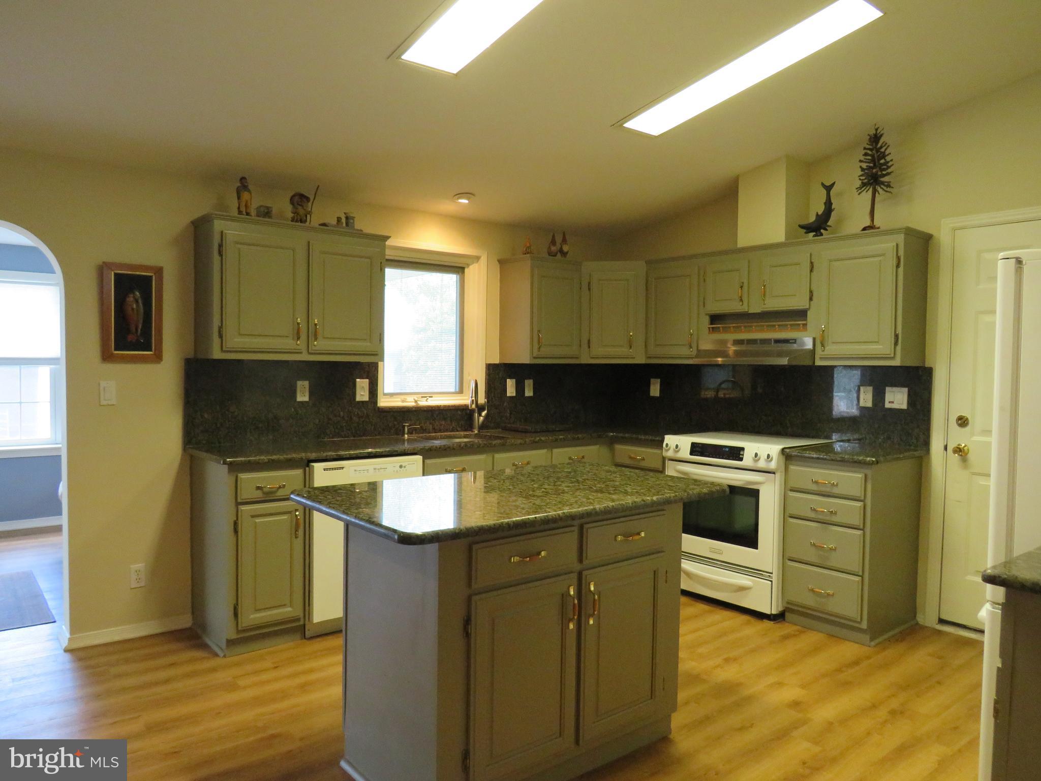 277 Countryside Circle New Hope, PA 18938 - Photo 17 of 41 Kitchen